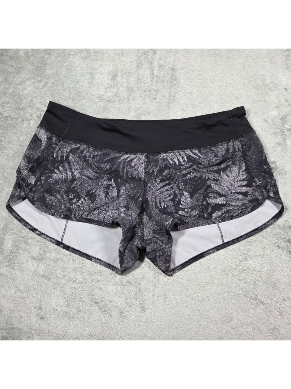 Lululemon Speed Shorts 10 Stretch 2.5" Inseam Kindred Spirit Black Multi W7A19S
